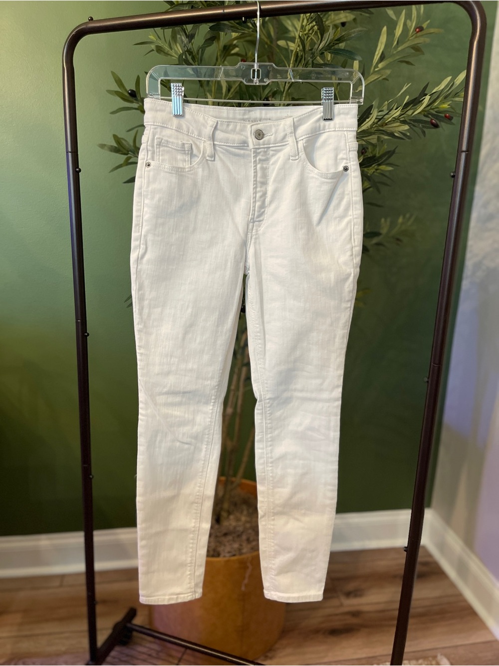 Old Navy White Women's Skinny Jeans